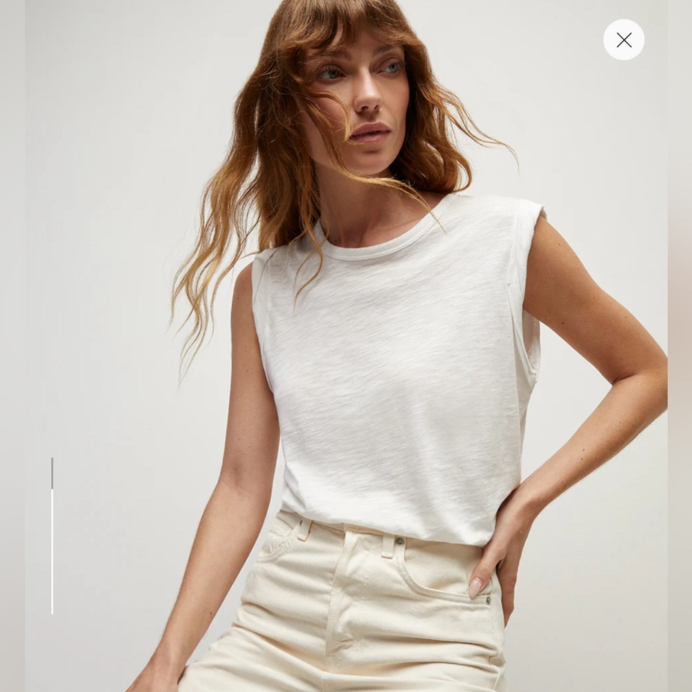 Veronica Beard Dree Muscle Tee - White. Size small